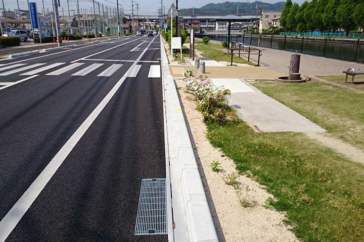 スラッと側溝(自由勾配タイプ・函渠タイプ)