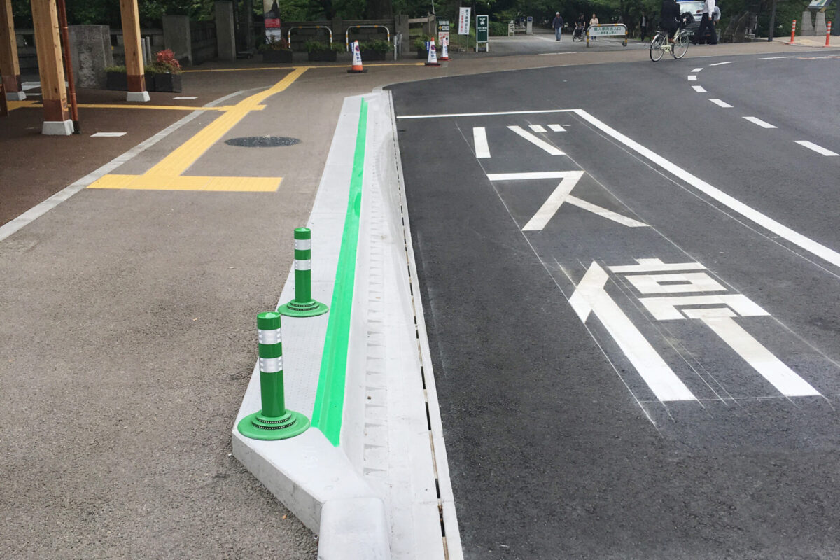 後楽園　PlusStop縁石